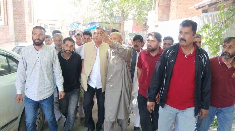 Several Members of Parliament visited the residence of Baramulla MP Er Rashid to offer condolences and express solidarity with the bereaved family.