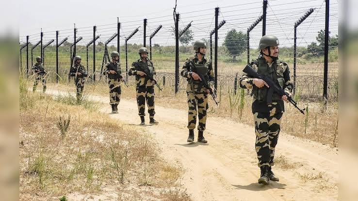 Pakistani intruder retreats after BSF fires warning shots in Kathua