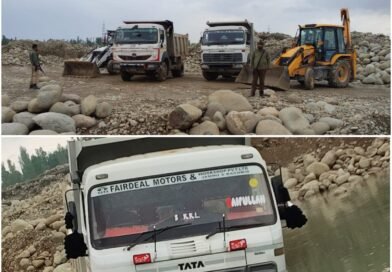 3 Dumpers, 2 JCB Machines seized over illegal mining in Pulwama