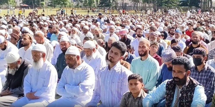 J&K celebrates Eid-ul-Azha with prayers for global peace