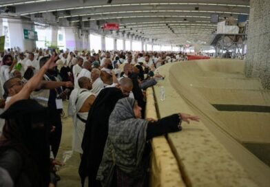 Hajj pilgrims stone the devil in final ritual
