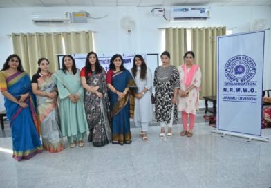 Railway Employees Felicitated at Railway Officers’ Club; Mrs. Rakhi Kumar, President, Women Welfare Organisation, Honours 13 Railway Staff