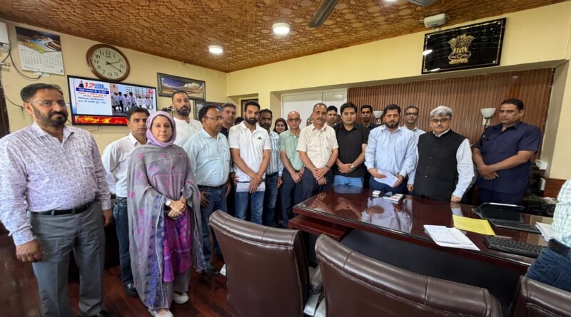 JKEEGA delegation meets Chief Secretary, seeks resolution of engineers’ pending issues