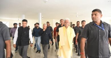 LG visits Pahalgam, reviews arrangements for Amarnath Yatra