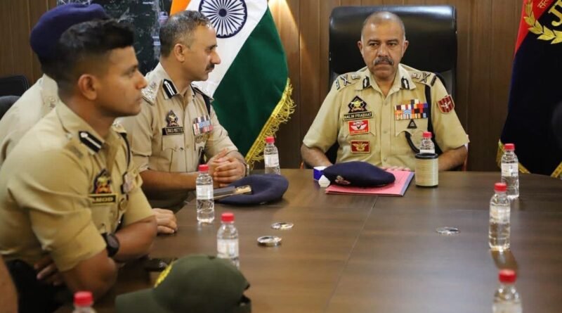 DGP reviews Yatra arrangements at Nunwan base camp