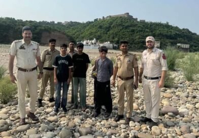 Four stranded children rescued from swollen Tawi River in Jammu