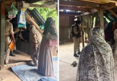 Police search houses linked to Pakistan-based residents in Baramulla