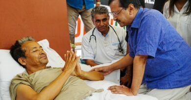 Kejriwal visits Wangchuk at Jantar Mantar; calls for Pradhan’s resignation