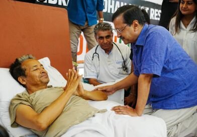 Kejriwal visits Wangchuk at Jantar Mantar; calls for Pradhan’s resignation