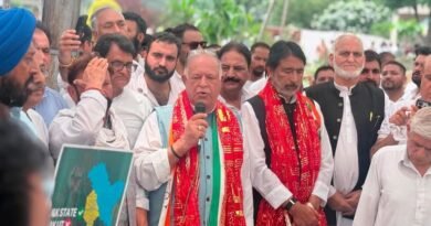Congress stages sit-in for statehood in Jammu, dozens detained