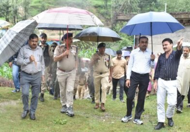 Div Com, IGP Jammu review relief, restoration in flash flood-hit Rajouri, Poonch