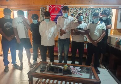 Anantnag Police Apprehends Eight Persons for Gambling at Laripora