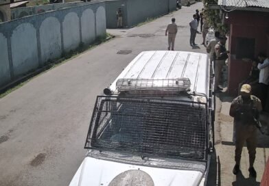 Mirwaiz under house arrest again, voices concern over Yasin Malik case