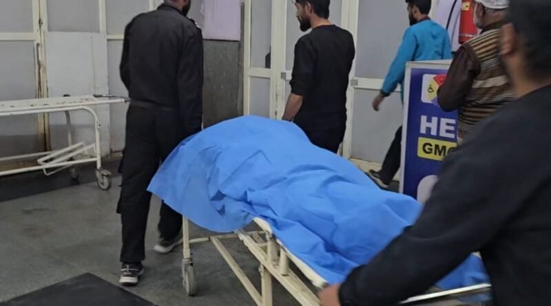 Two Labourers Dead, One Seriously Injured After Tractor Overturns at Sangri Bypass in Baramulla