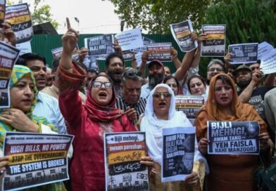 PDP, Apni Party protest against power tariff hike in J&K