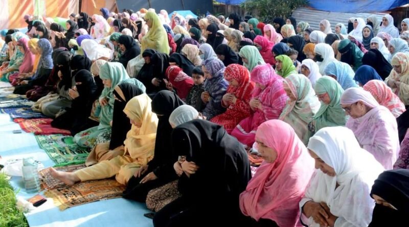 Eid-ul-Azha celebrated across Kashmir; over 60,000 offer prayers at Hazratbal