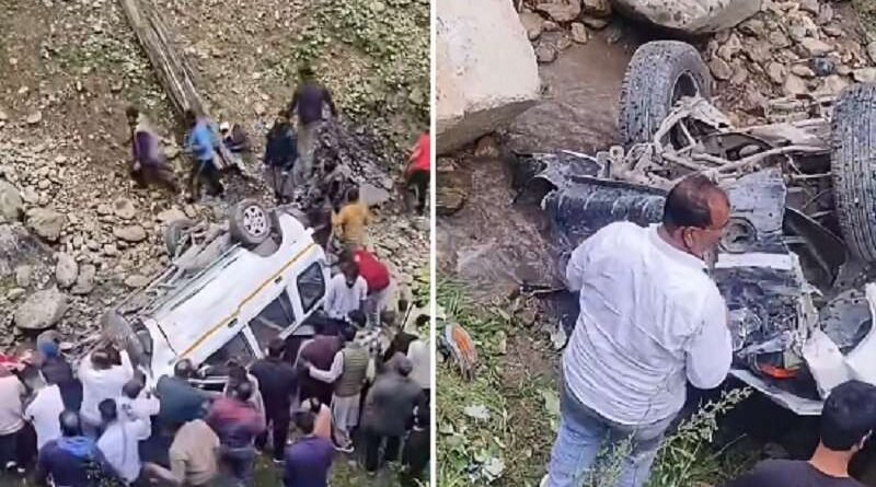 Two Gujarat tourists killed, three injured as vehicle falls into gorge in Anantnag