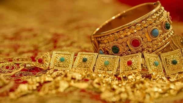 Govt raises import duty on gold, silver to 15% to curb non-essential imports